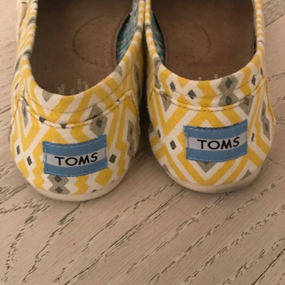 NWOT Toms - Picture 3 of 3